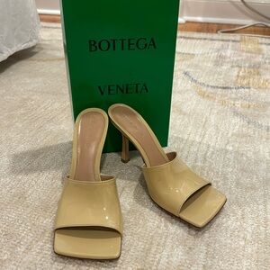 Bottega Veneta Stretch Sandal - Porridge